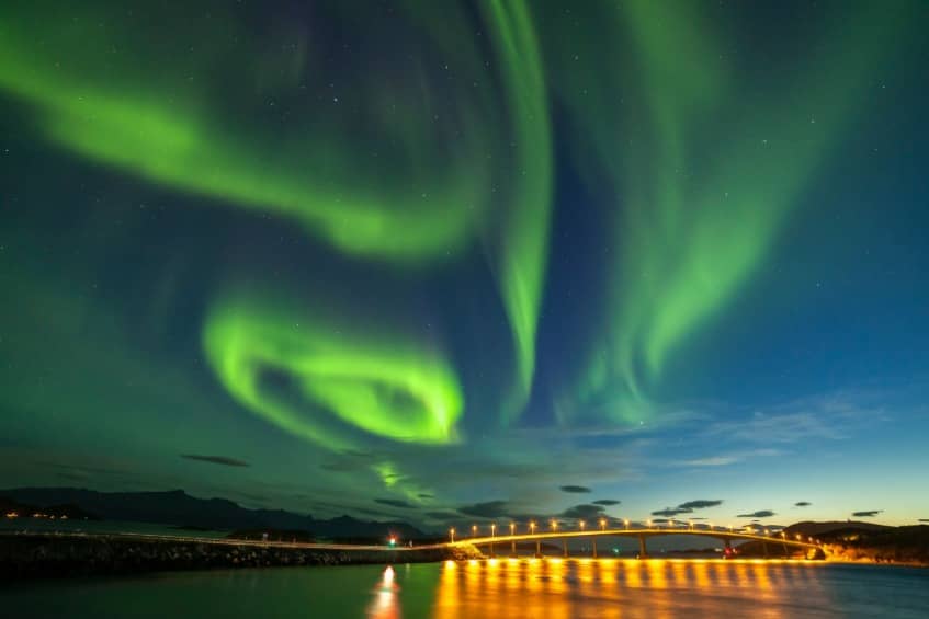 cómo se forma la aurora boreal
