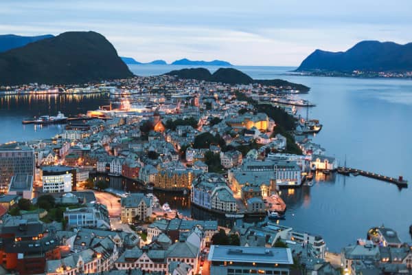 ¿Cómo subir y qué ver en el mirador del monte Aksla en Alesund?