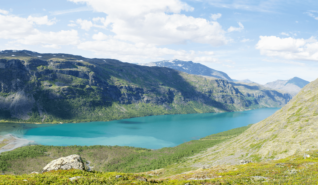 Explora Jotunheimen: La Ruta Verde al Norte en el Hogar de los Gigantes 1